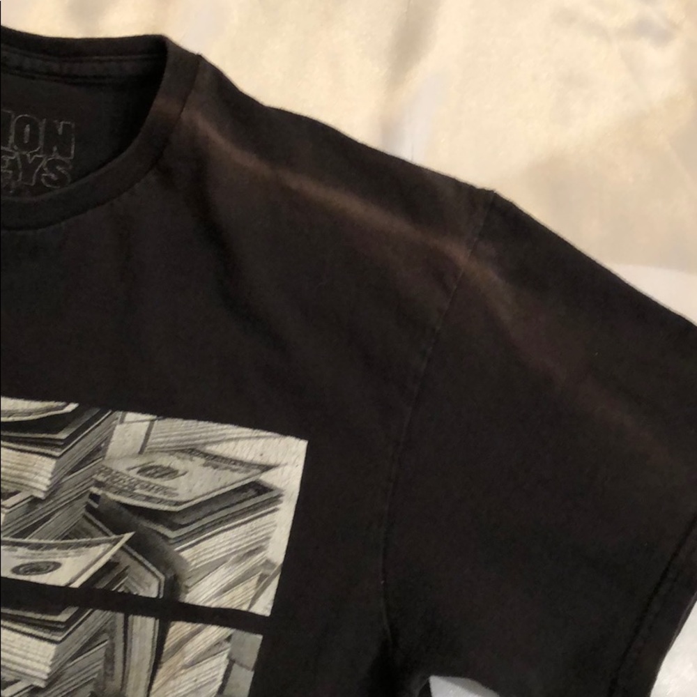 T-Shirt - Picture 3 of 7